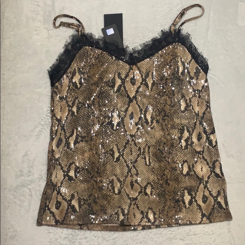 Kendall and Kylie Top